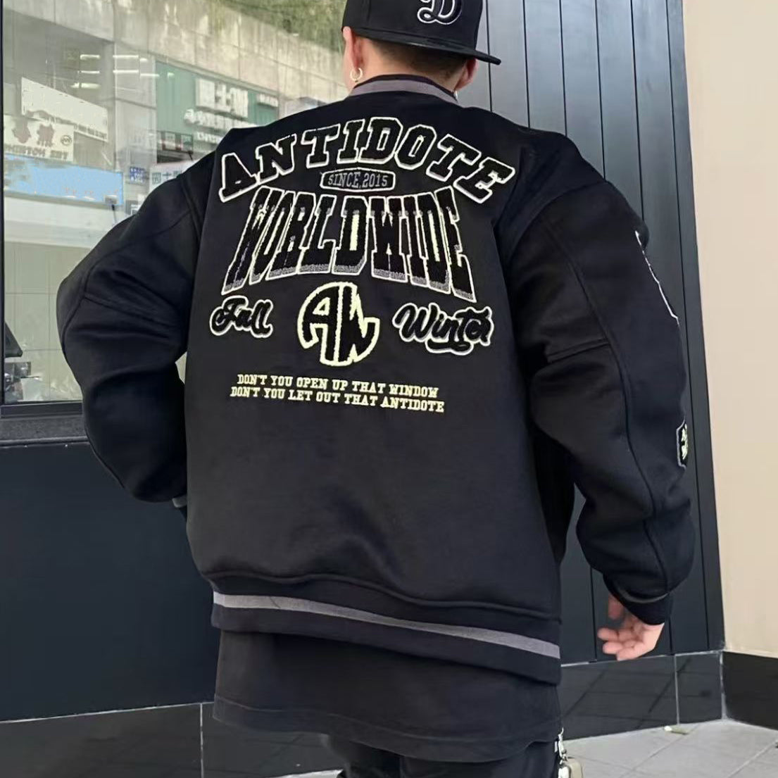 Herren bestickte Frühlings-Patchwork-Mäntel aus Baumwolle TC008 Schwarz