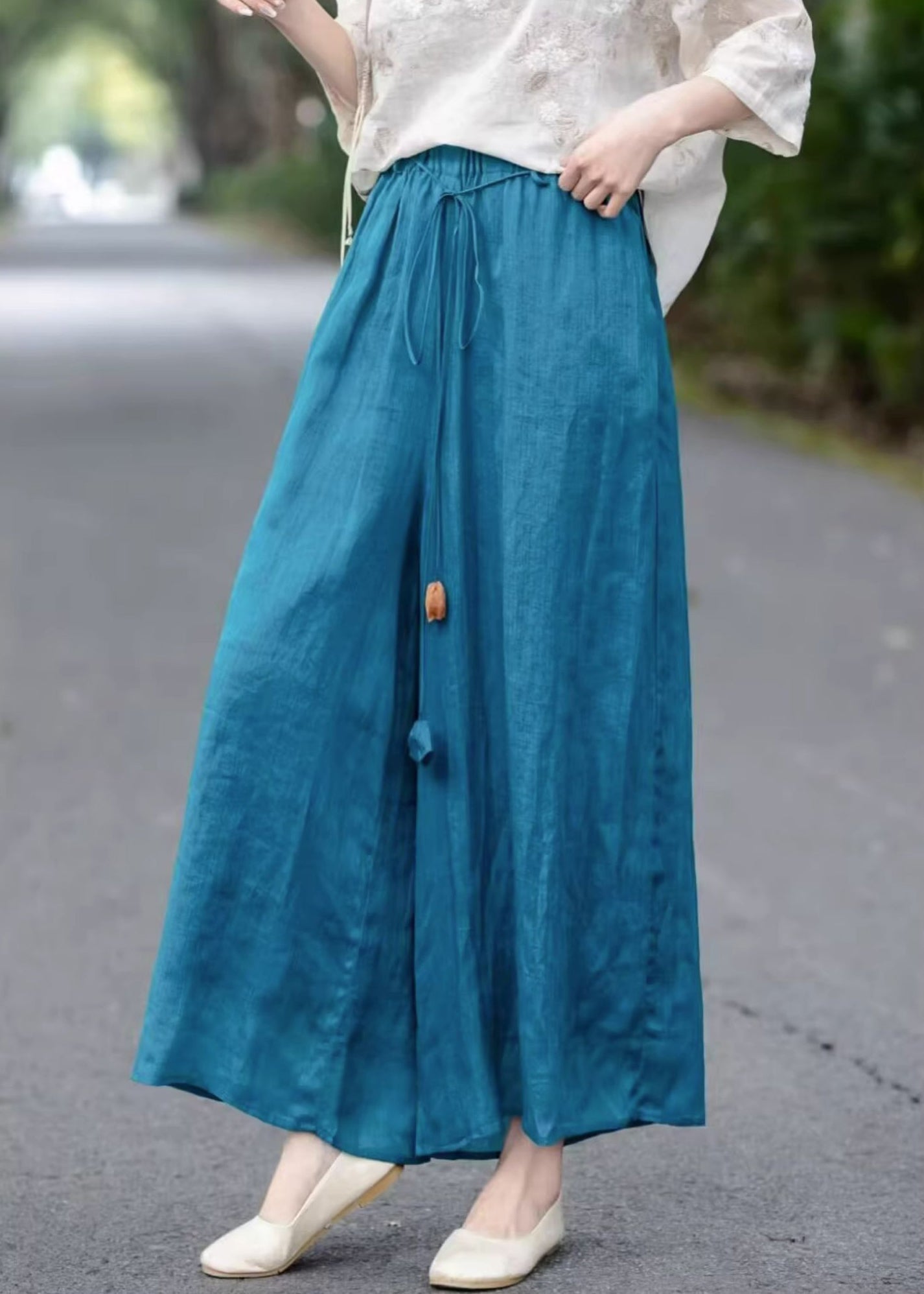 Pantalon large d'été bleu élastique à jambes amples et à lacets en coton