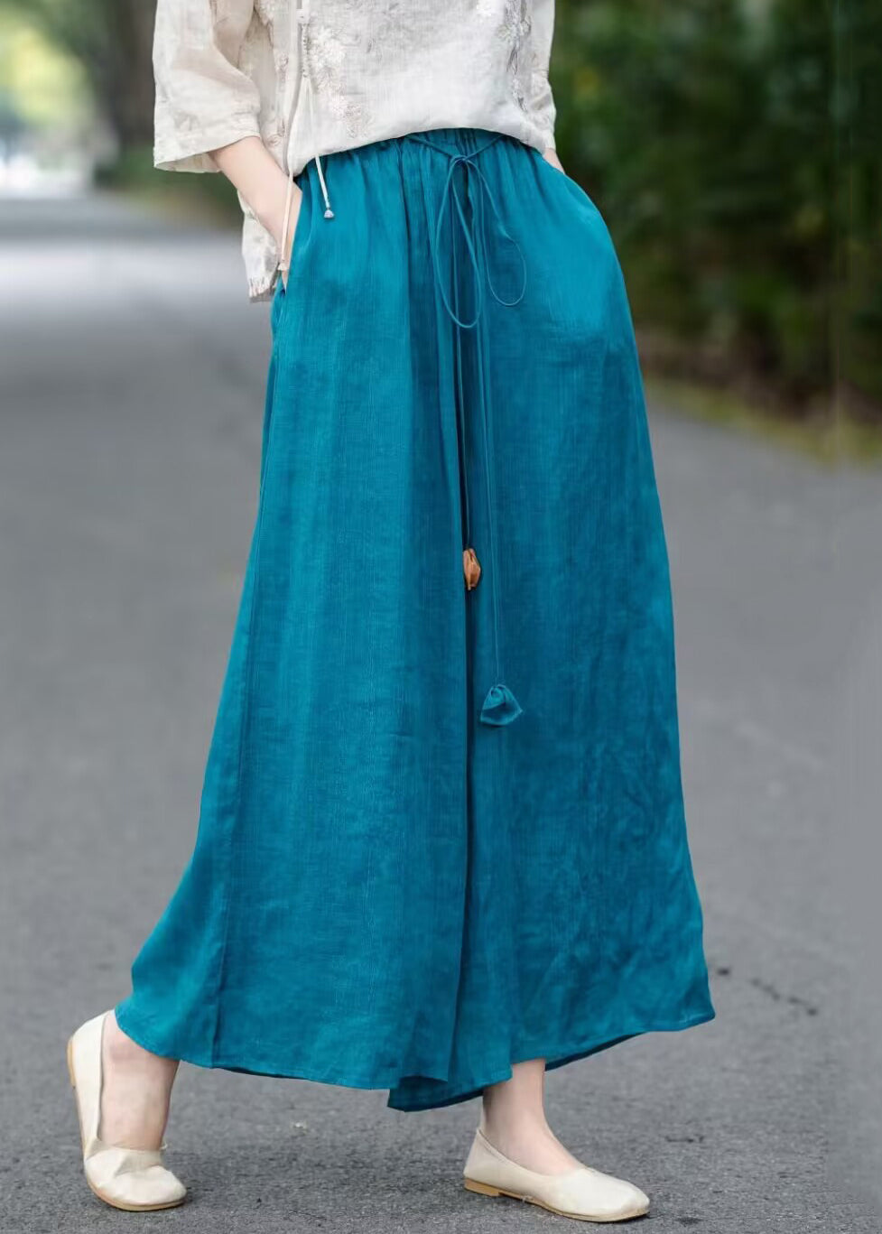 Pantalon large d'été bleu élastique à jambes amples et à lacets en coton