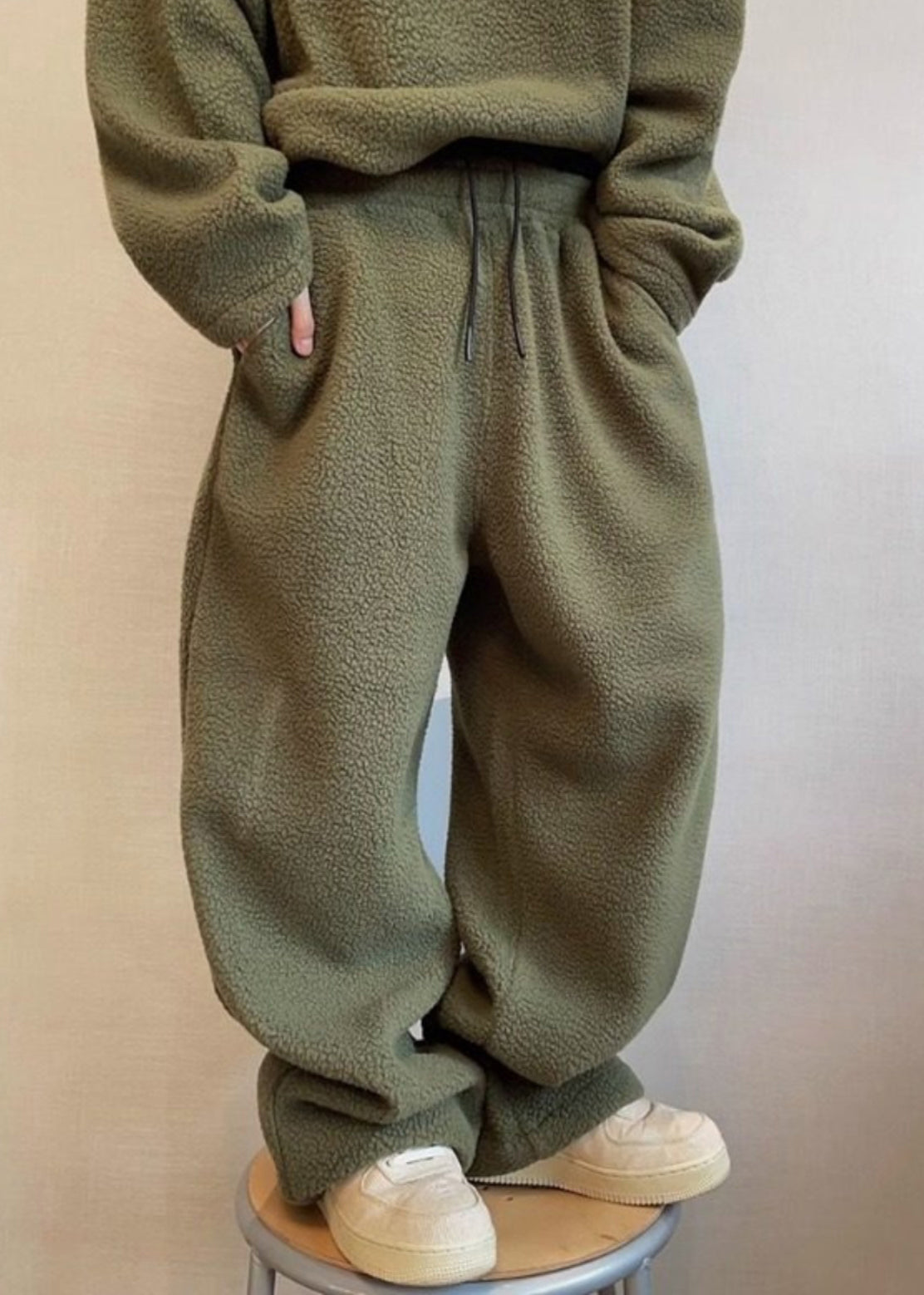 Lockere grüne Schnürhose mit elastischer Taille, Teddy-Kunstpelz, Herrenhose, Winter, RM039
