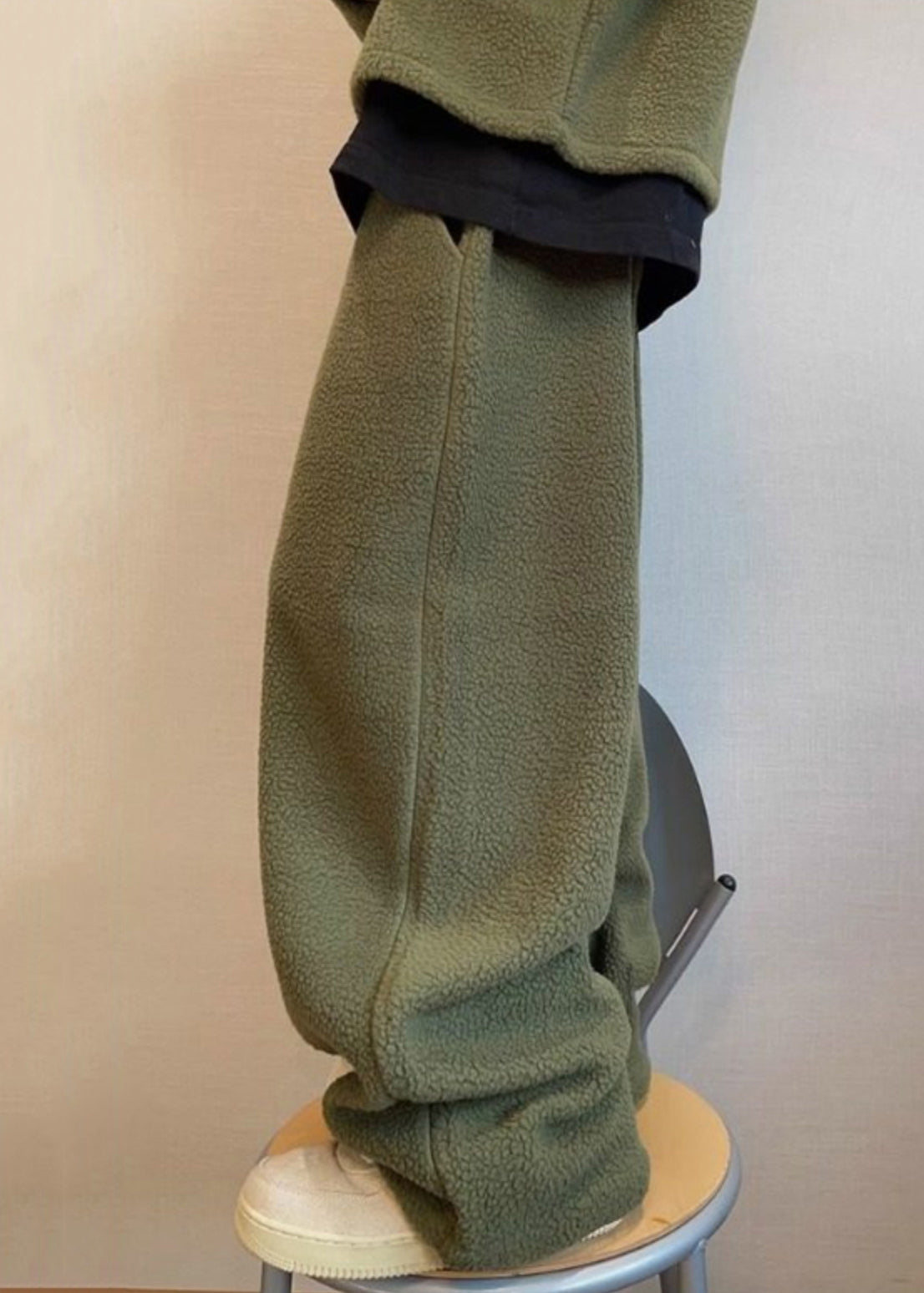 Lockere grüne Schnürhose mit elastischer Taille, Teddy-Kunstpelz, Herrenhose, Winter, RM039