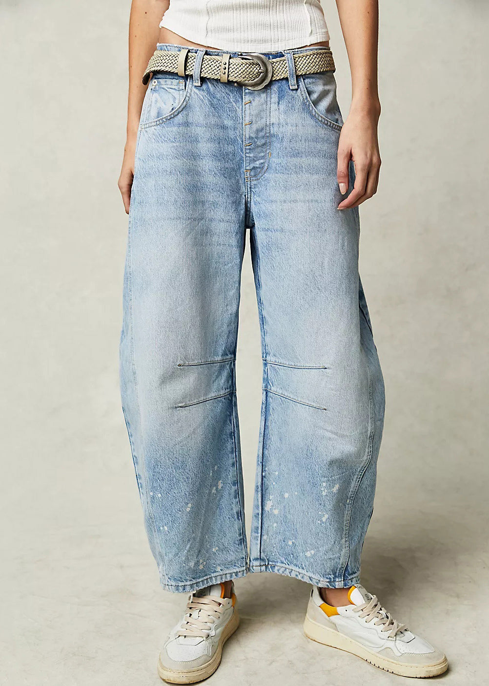 Pantalon en jean bleu moderne taille haute avec poches pour l'été