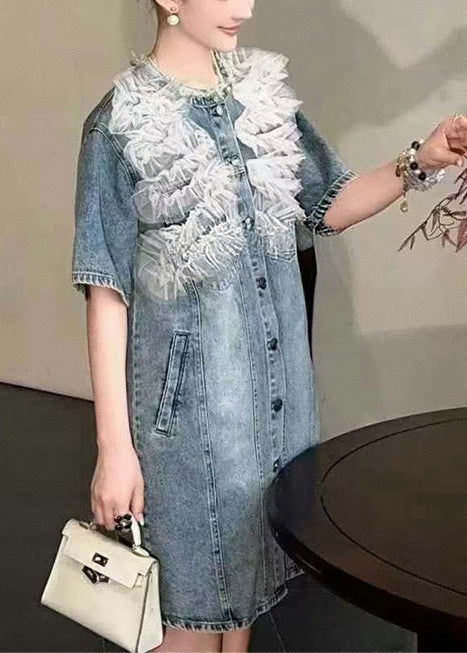 Robe patchwork en tulle et denim bleu moderne pour l'été