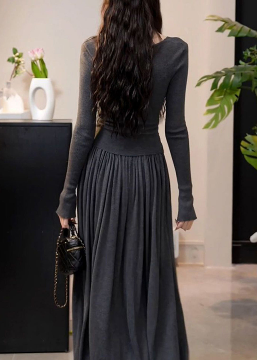 Modernes graues V-Ausschnitt-Top mit Falten und A-Linien-Röcken, zweiteiliges Set, Winter, RF036