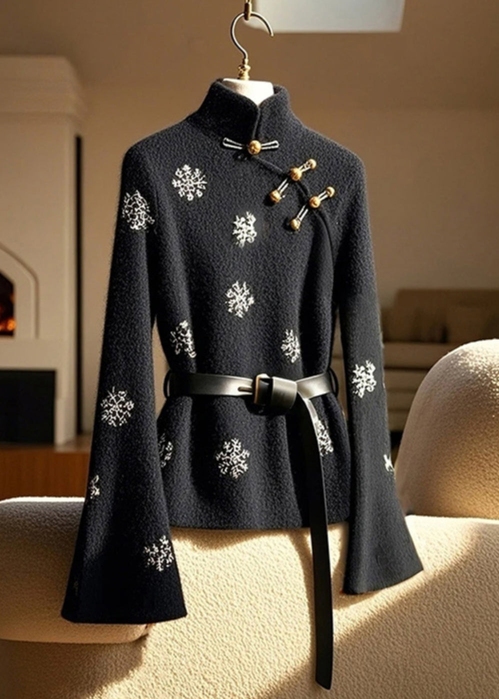 Nouveau haut noir en coton à col montant et manches évasées, imprimé boutons, TY006