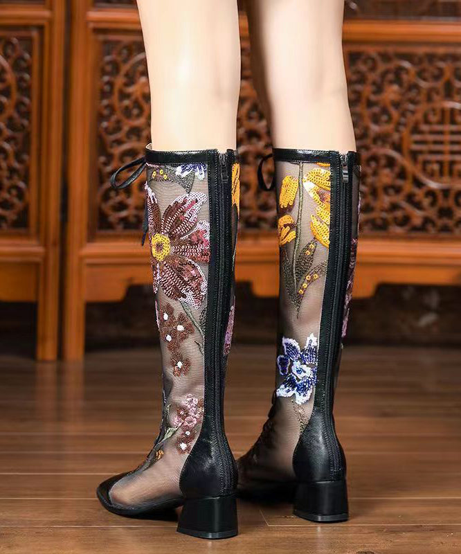 Neue schwarze Stiefel mit Tüllspleiß, Pailletten, bestickten Kreuzriemen und klobigem Absatz, CZ1010