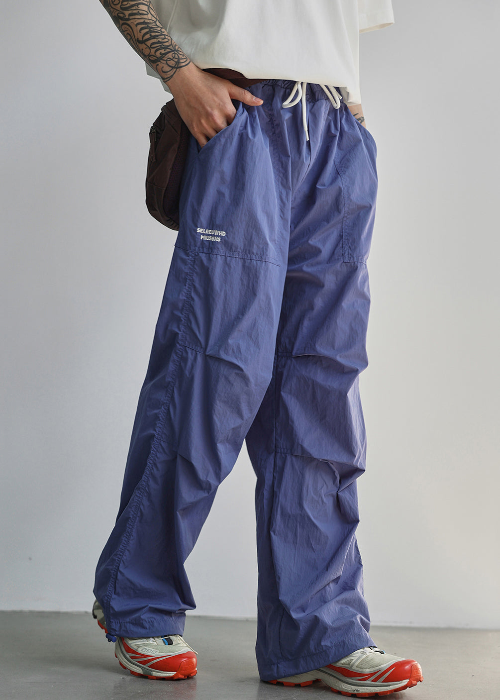 Pantalon d'été bleu en coton avec lettres et poches pour homme