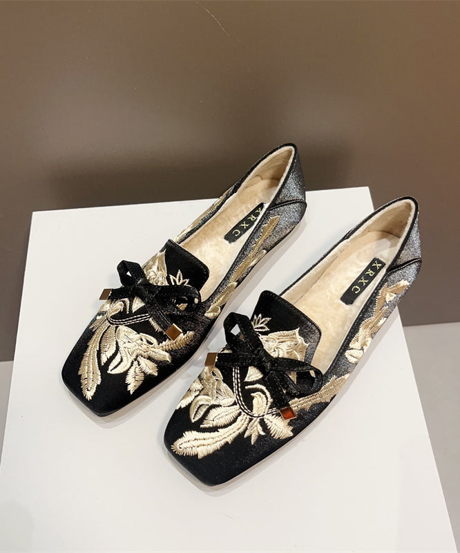 New Retro Wool Shoes Embroidered Fuzzy Flat Black Feet Lined