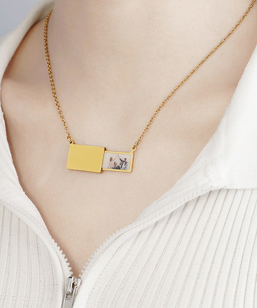 Type Gold Novelty Steel Pendant Pulling Stainless Graphic