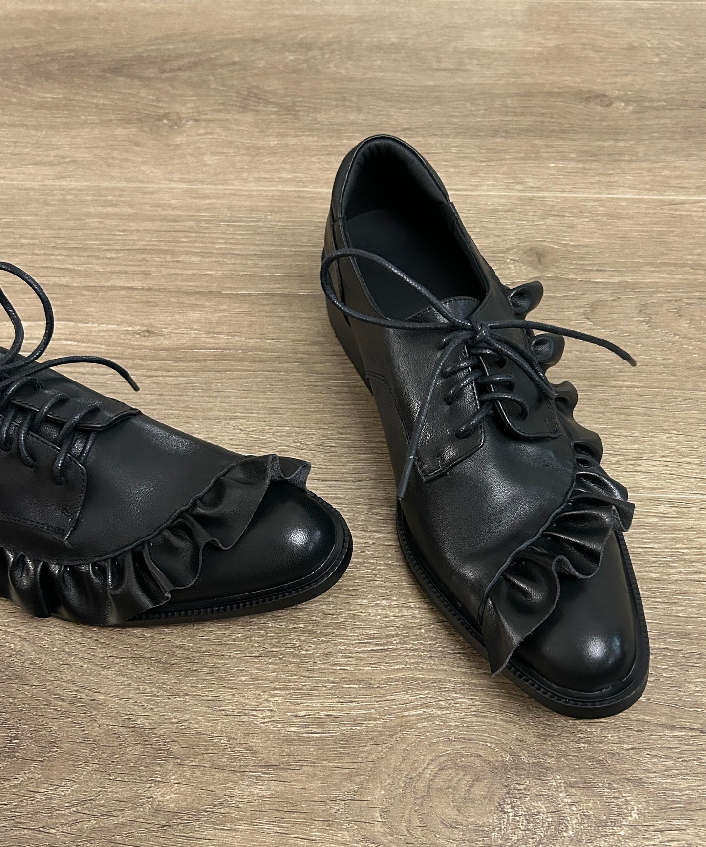 Original Design Black Ruffled Lace Up Splicing Flat Feet Shoes YC022