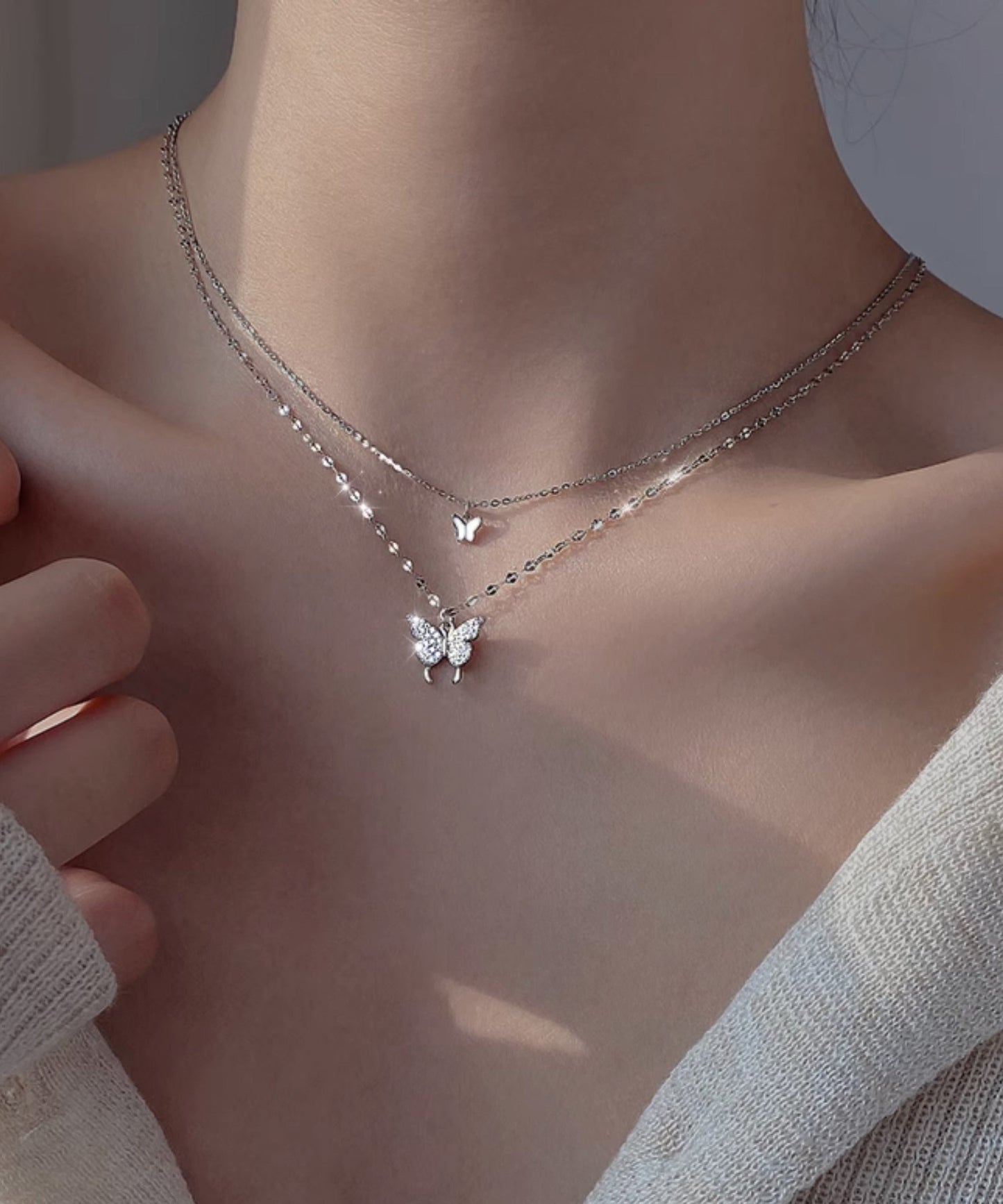 Collier pendentif papillon double couche en argent sterling et soie au design original ET015
