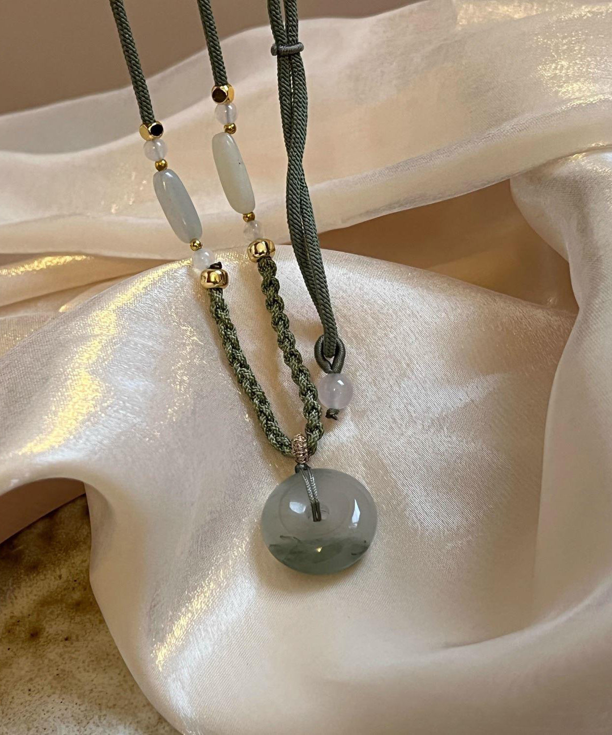 Collier pendentif rétro en jade vert tissé, boucle Ping An, TX039
