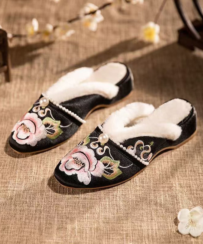Chaussons rétro blancs en polaire chaude avec broderie épaisse RX022