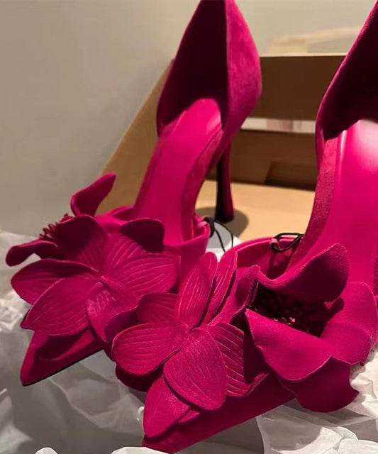 Escarpins à talons hauts pointus en daim rose chic avec épissure florale