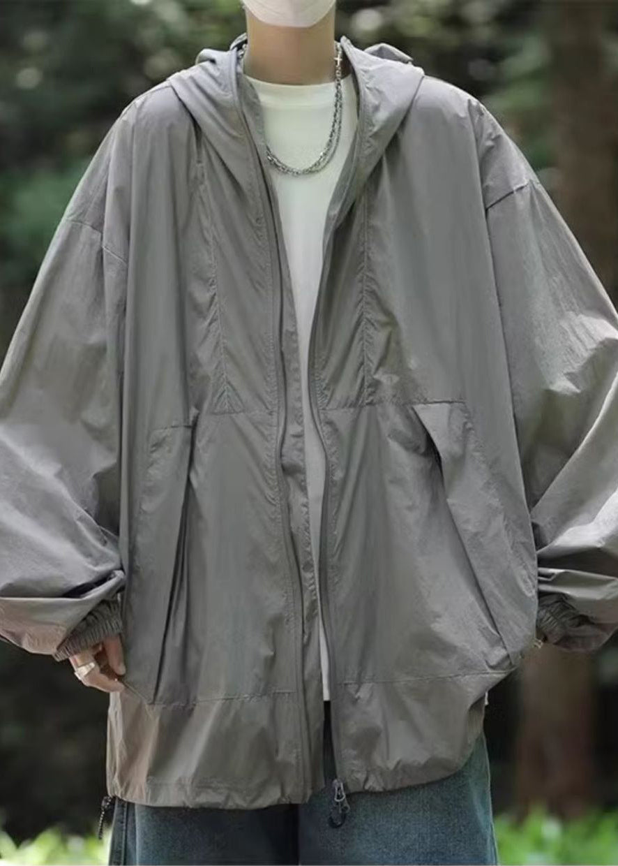 Manteau simple gris UPF 50+ à capuche avec poches et cordon de serrage pour homme