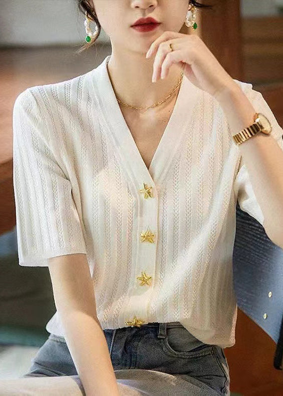 Chemise en tricot noire à col en V et coupe ajustée pour l'été TZ016