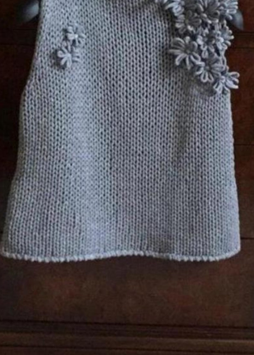 Gilet en tricot fleuri gris à col montant sans manches WN010