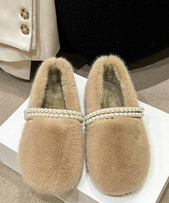 Chaussures plates élégantes en fourrure beige et duveteuse avec perles et clous TQ058