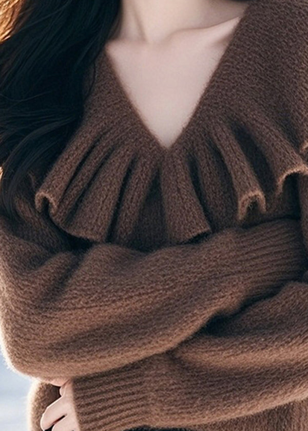 Stilvoller, kaffeefarbener Pullover mit V-Ausschnitt und Rüschen aus Wollstrick, Frühling TQ005