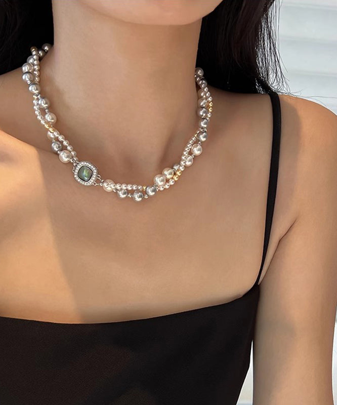 Einzigartige Halskette aus grauer Sterlingsilberlegierung mit Zirkonia und zweilagiger Perle QJ038