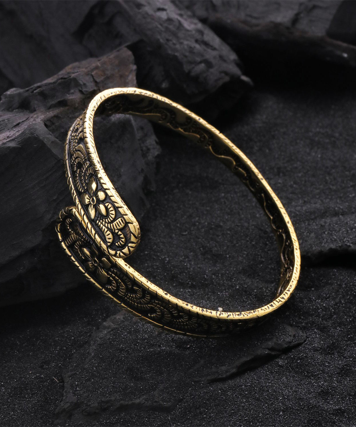 Vintage Old Gold Floral Cuff GH1042