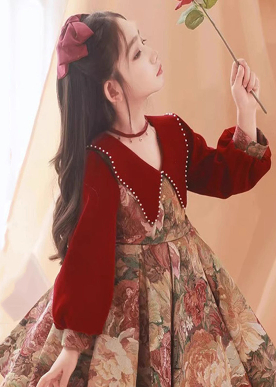 Robe longue à col vintage et imprimé Peter Red pour enfant, style printemps