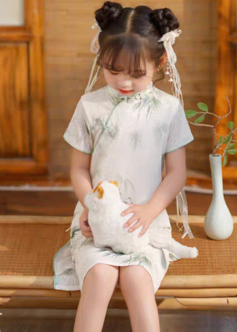 Langes, seitliches Mädchen-Print-Kurzkleid mit offenen Vintage-Ärmeln in Weiß