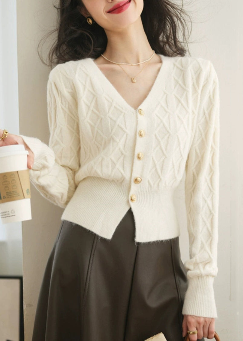 Weißer Strickpullover mit Knopfleiste und V-Ausschnitt, Frühling TF010