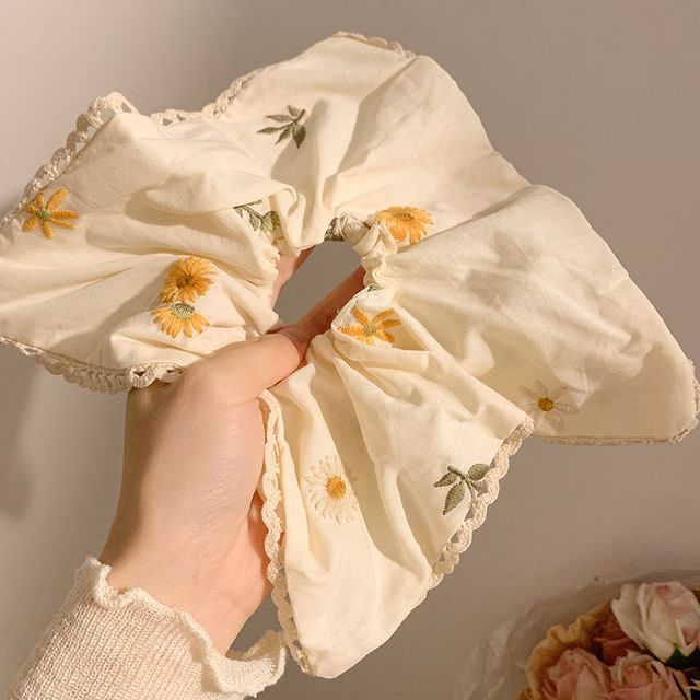 Embroidered Scrunchie Bandana (Various / Designs) Floral