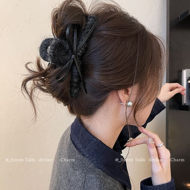 Leather Faux Bow Claw Hair