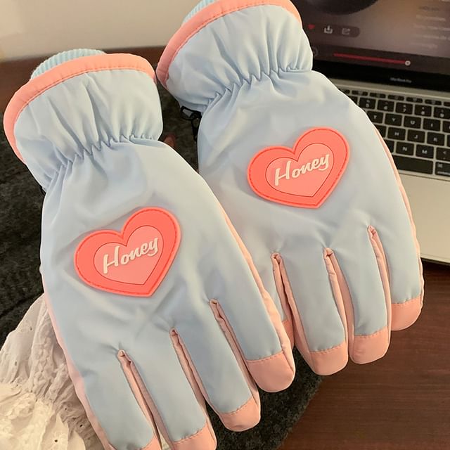 Tone Two Gloves Heart