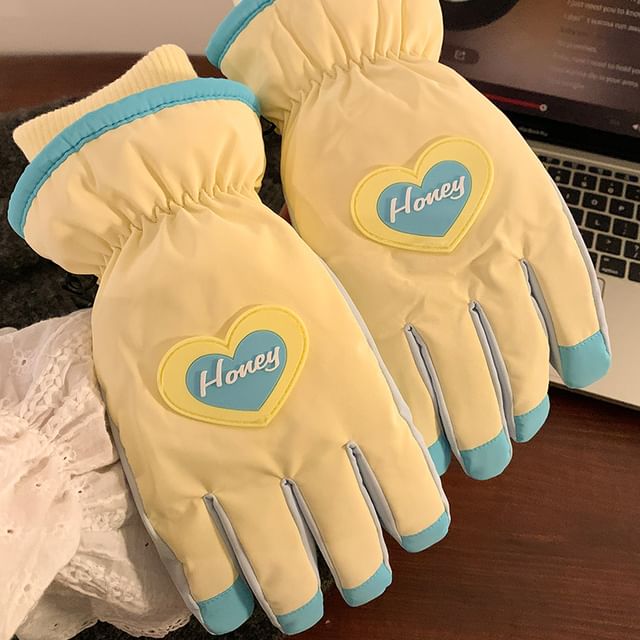 Tone Two Gloves Heart