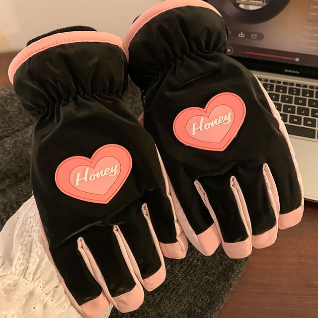 Tone Two Gloves Heart