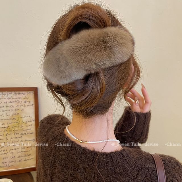 Hair Faux Fur Clip