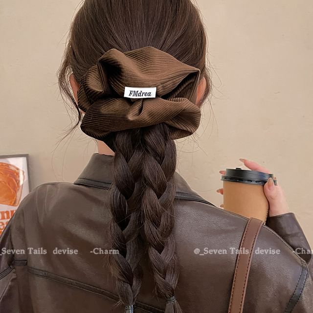 Label Scrunchie Lettering