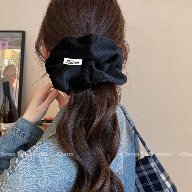 Label Scrunchie Lettering