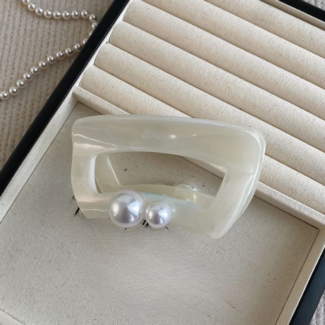 Acrylic Faux Claw Pearl Hair