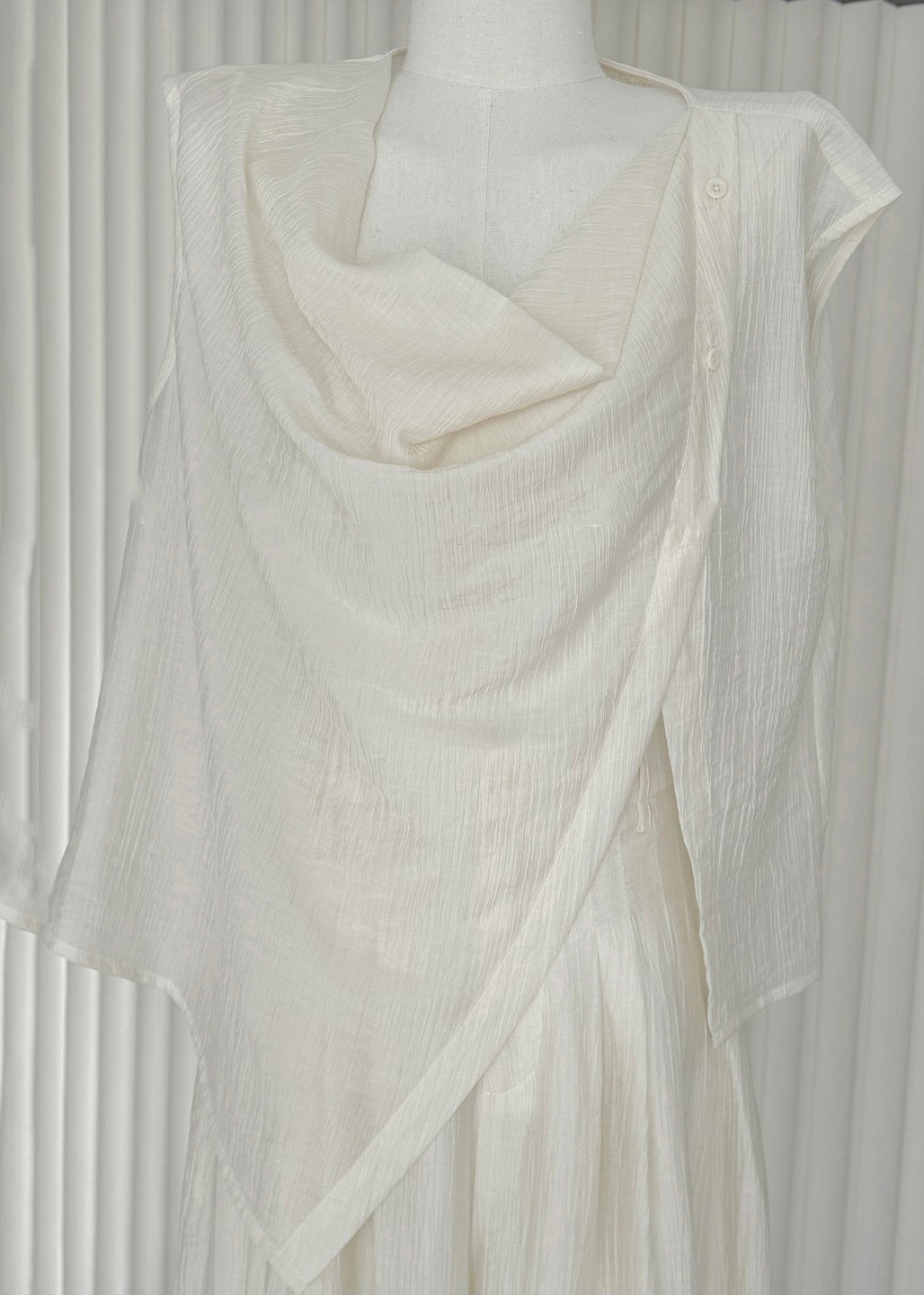 Ensemble deux pièces en coton avec chemises asymétriques blanches et pantalons larges pour l'été EE020