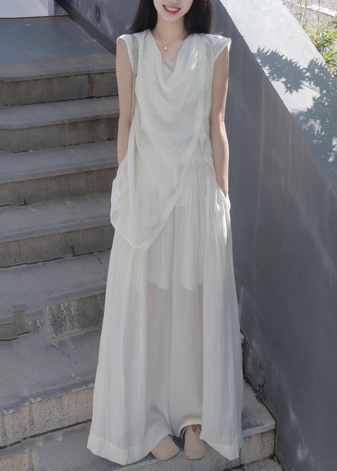 Ensemble deux pièces en coton avec chemises asymétriques blanches et pantalons larges pour l'été EE020