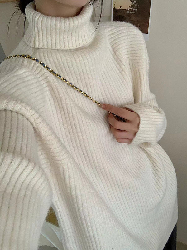 Schlichter blauer Pullover mit hohem Kragen, seitlichen Schlitzen und langen Ärmeln QX013