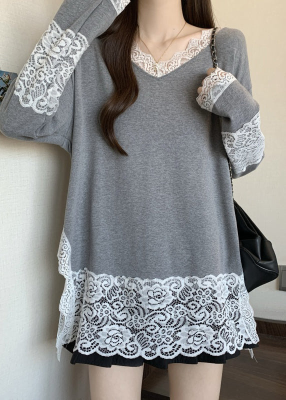 Französisches graues T-Shirt aus Baumwolle mit V-Ausschnitt und Spitze im Patchwork-Stil, Frühling, TW011