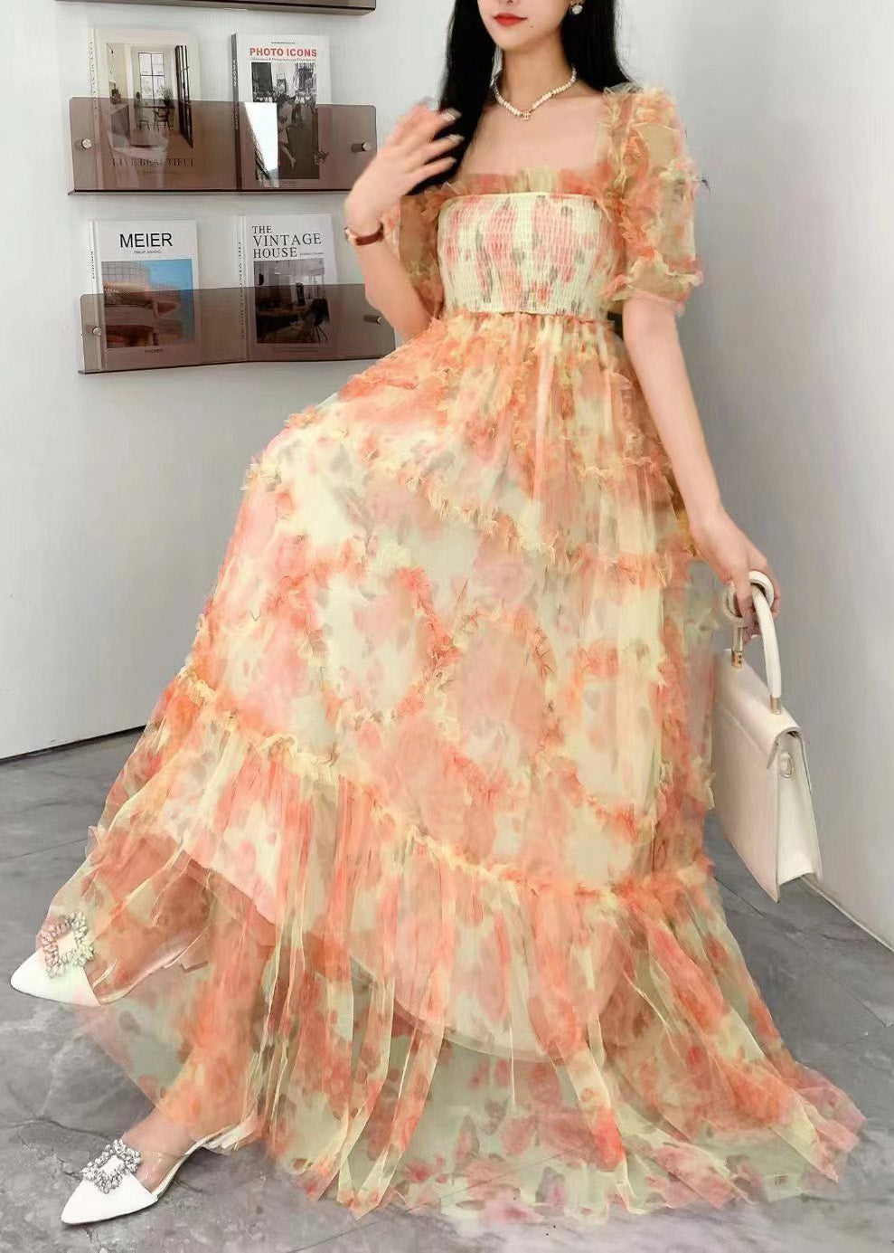 Robe longue en tulle imprimé à volants et col carré noir Vogue Été AZ1011