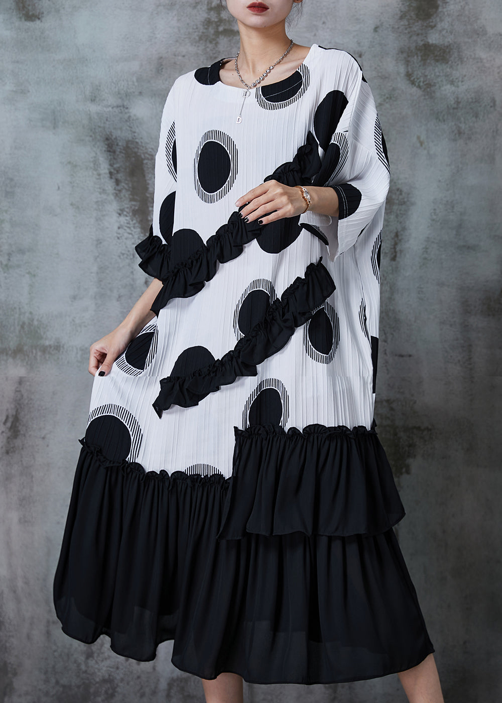Robe mi-longue en mousseline de soie blanche à volants asymétriques pour l'été QA1011
