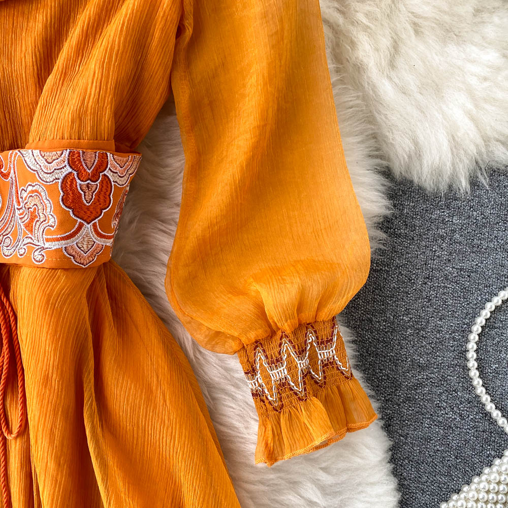 Retro Orange V-Ausschnitt Spleißen Bestickter Bund Laternenärmel Kleid AR1013