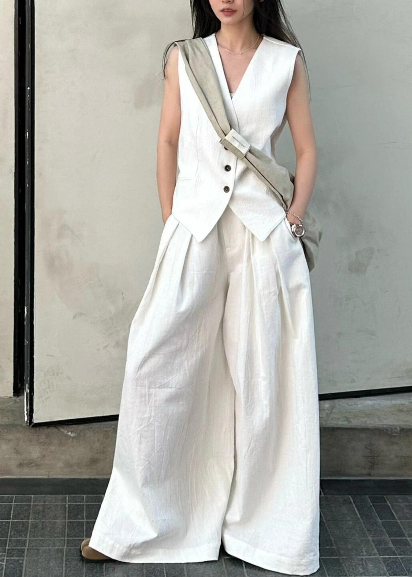 Ensemble deux pièces gilet en lin blanc à col en V et pantalon large Vogue été AN1030