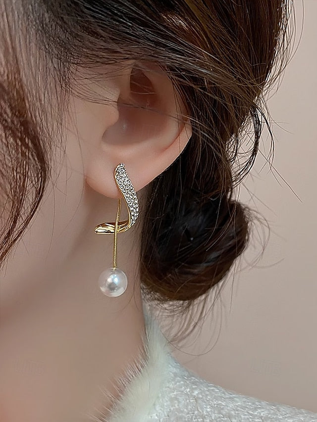 Earrings with – Pearl Gold-Plated Detailing Elegant Crystal