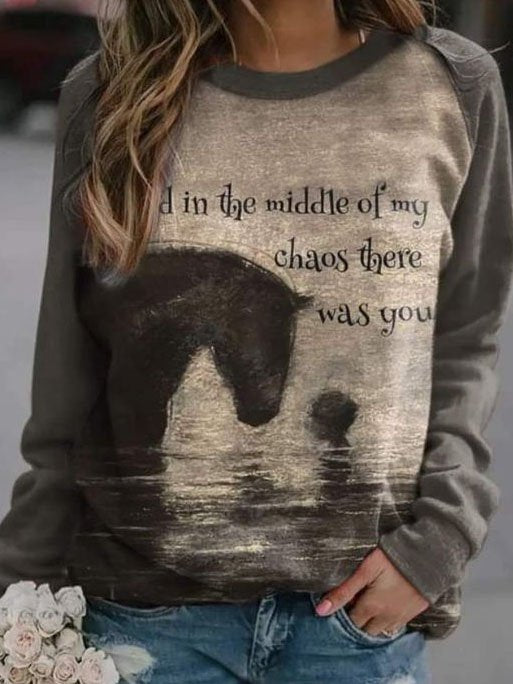 Sweatshirt mit Rundhalsausschnitt und Raglanärmeln und Pferdemuster GA52