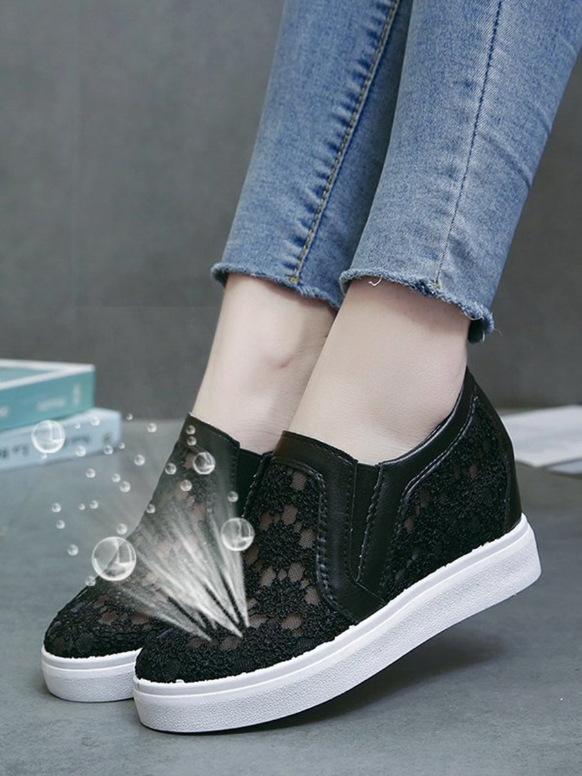 Chaussures à talon caché avec broderie florale AH482