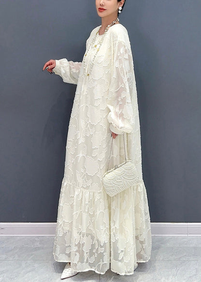 Robe longue ample blanche à col rond et imprimé nouée à la taille Automne AR1036 