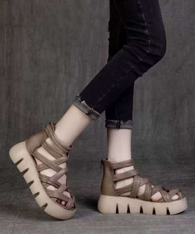 2024 Sommer Neue schwarze ausgehöhlte römische Sandalen AP1043